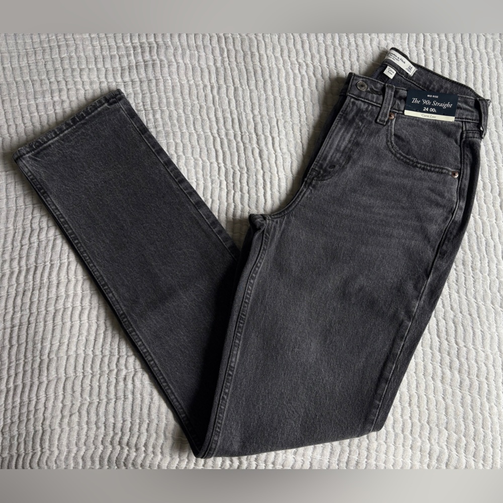 Abercrombie & Fitch The‘90s Straight Mid Rise Jeans - Picture 4 of 7